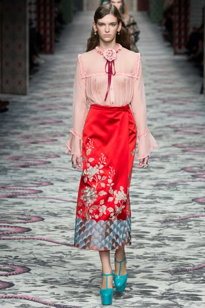 Look 2